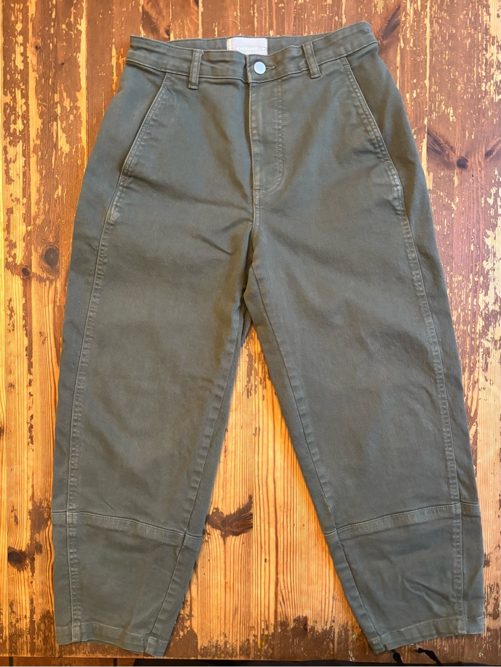 Everlane women’s barrel khakis. Size 8R